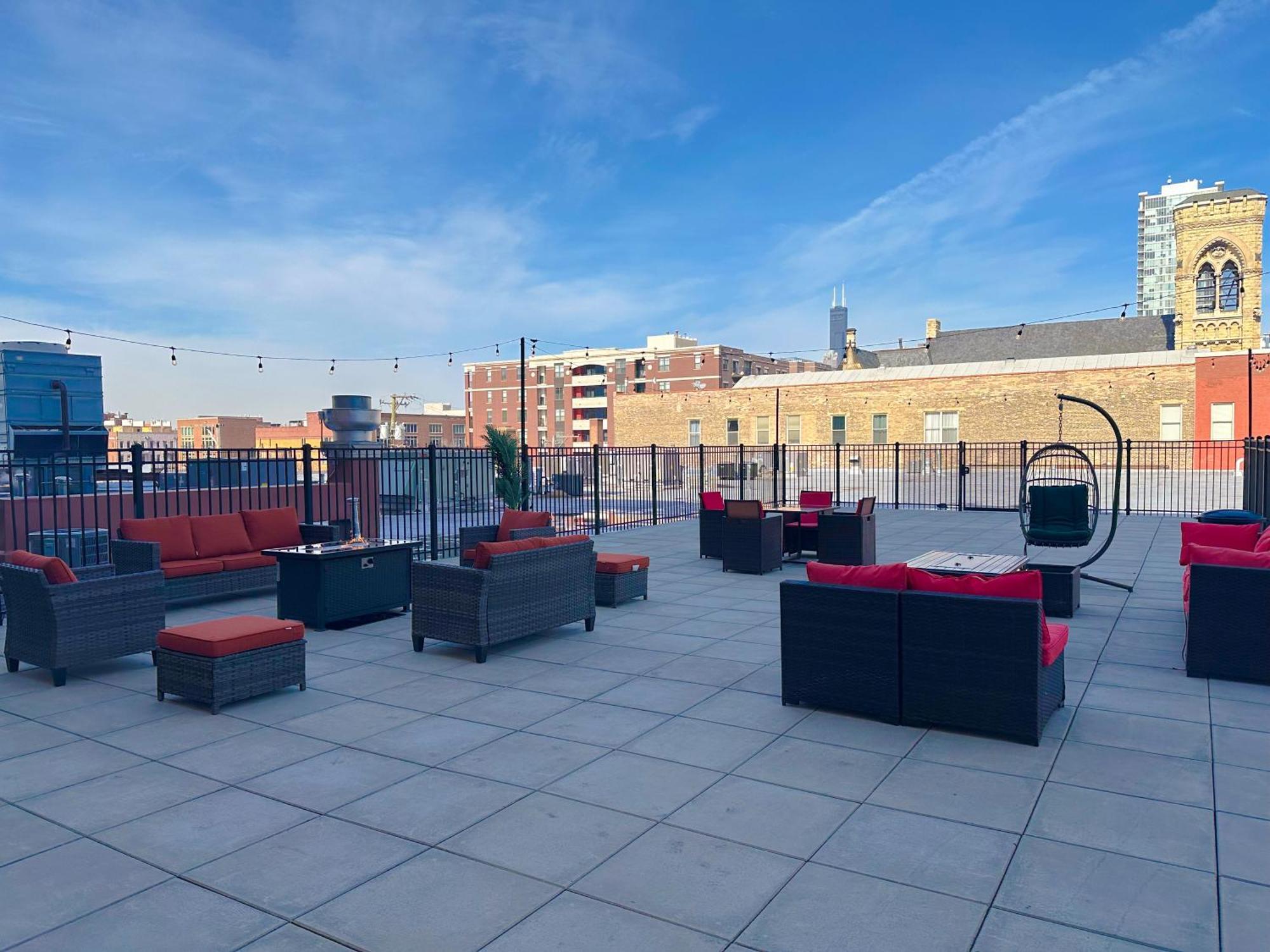 Spacious 2Br Vacation Rental With City View, Optional Parking And Gym Near Mccormick Place & Downtown Chicago Attractions Exterior photo