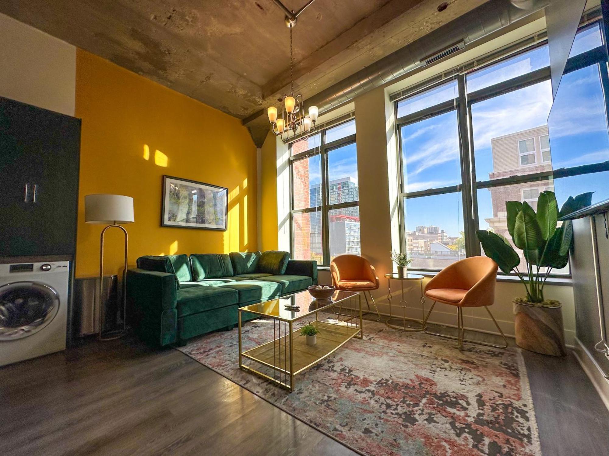 Spacious 2Br Vacation Rental With City View, Optional Parking And Gym Near Mccormick Place & Downtown Chicago Attractions Exterior photo